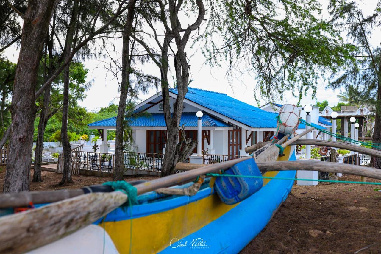 Ceylonta Beach Resort And Spa Hambantota Exterior photo
