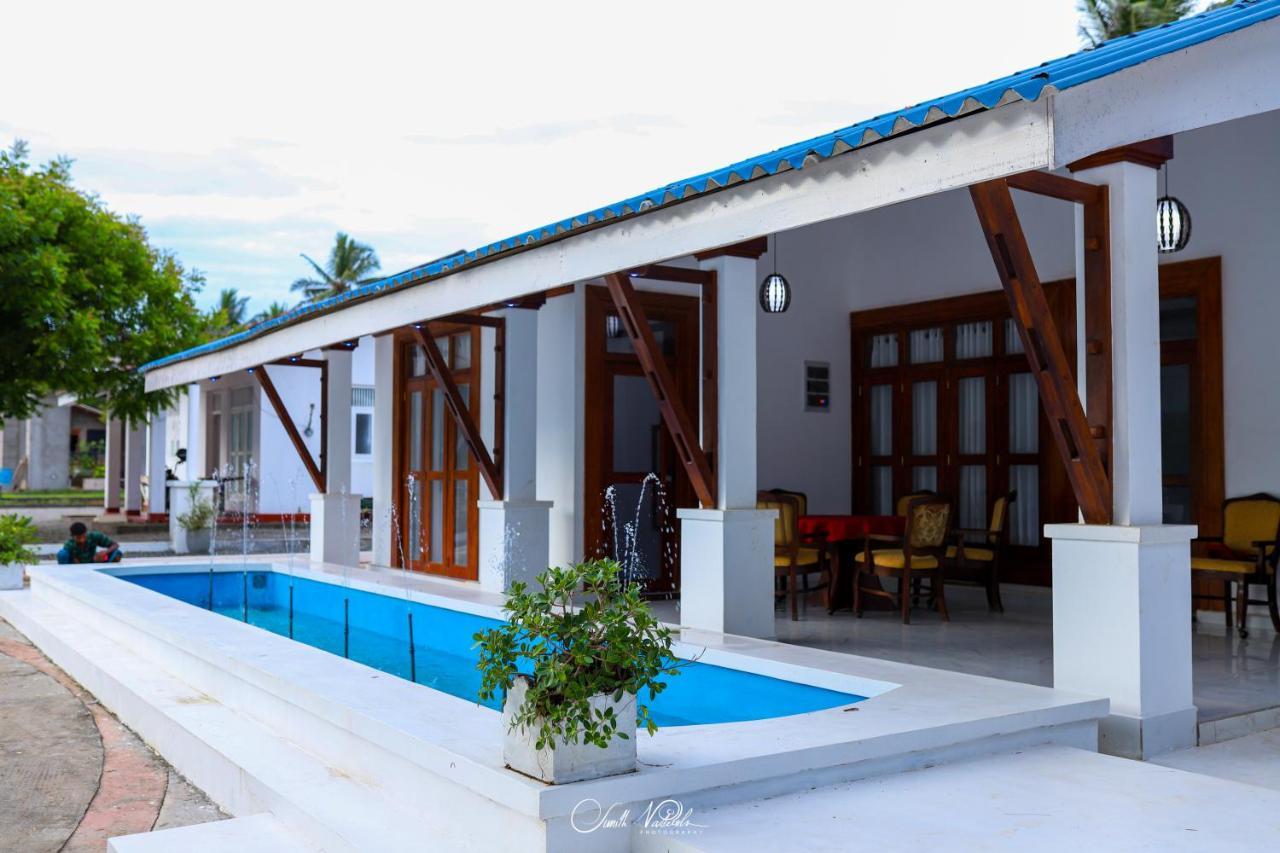 Ceylonta Beach Resort And Spa Hambantota Exterior photo