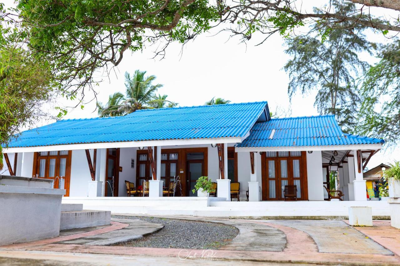 Ceylonta Beach Resort And Spa Hambantota Exterior photo