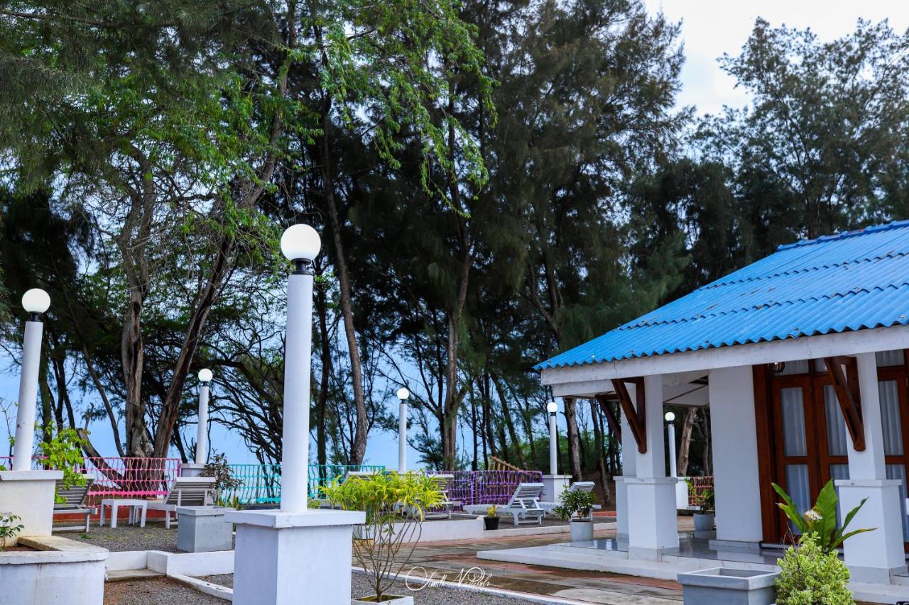 Ceylonta Beach Resort And Spa Hambantota Exterior photo