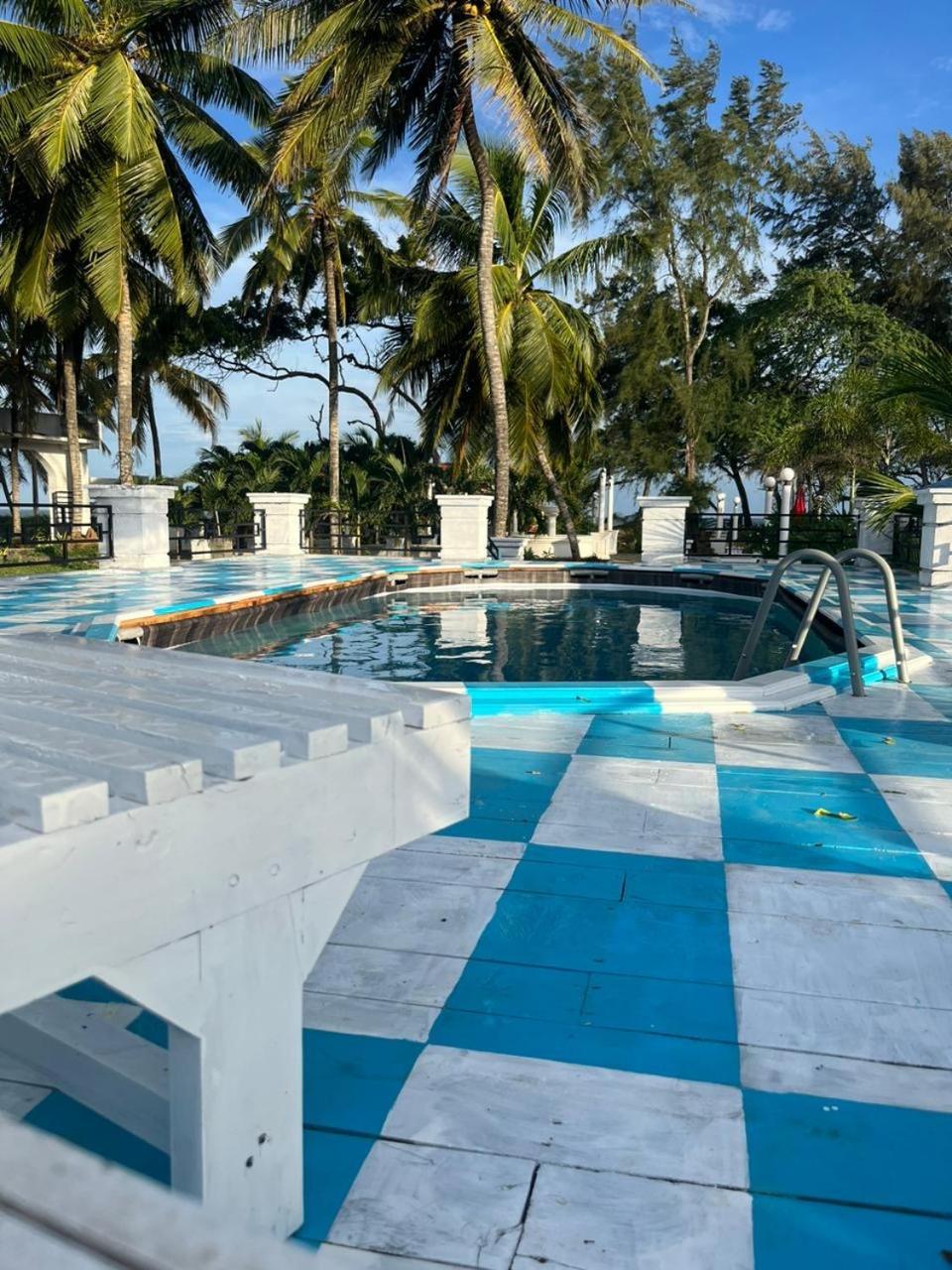 Ceylonta Beach Resort And Spa Hambantota Exterior photo